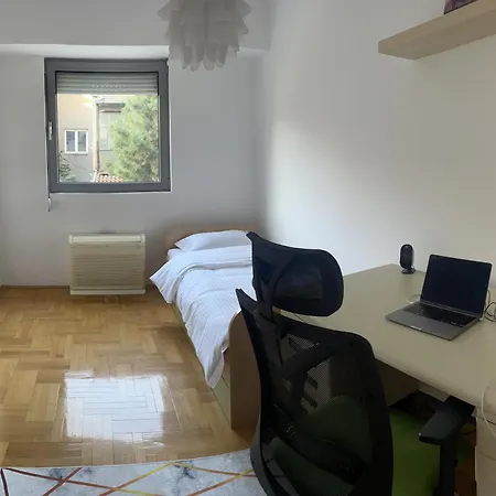 Charming Modern Near Center Free Parking & Fully Equipped *