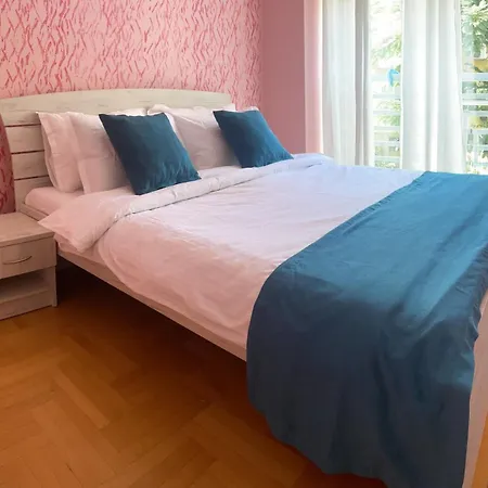 Charming Modern Near Center Free Parking & Fully Equipped