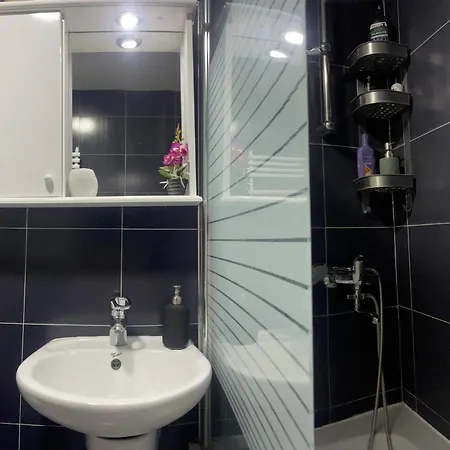 Apartment Charming Modern Near Center Free Parking & Fully Equipped