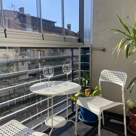 Charming Modern Near Center Free Parking & Fully Equipped *