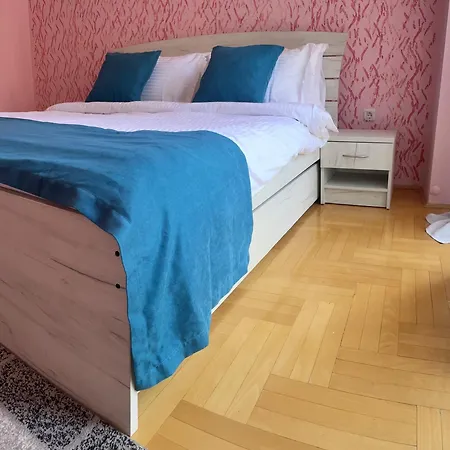 Charming Modern Near Center Free Parking & Fully Equipped